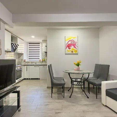 Old Town In City Center Apartamento Pula
